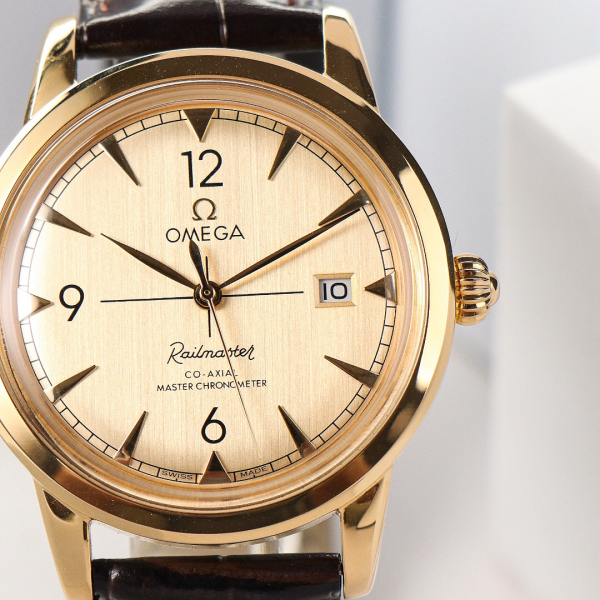 Omega Railmaster New Extra-Thin Men's Automatic Mechanical Watch Rose Gold - Image 4
