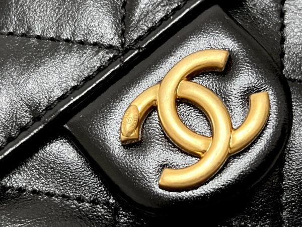 Chanel 25Hobo bag Drawstring Women's Handbag Shoulder Backpack Large Capacity - Image 8