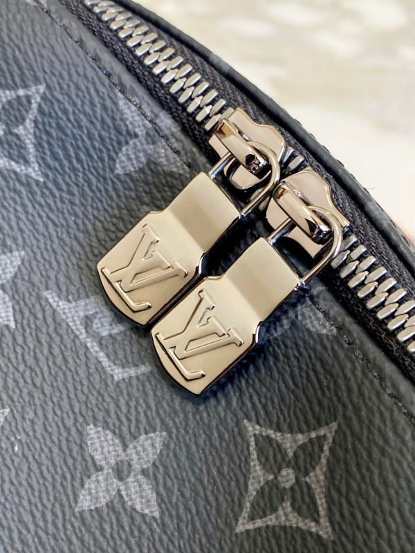 LV DISCOVERY shoulder bag men's backpack oversized capacity - Image 10