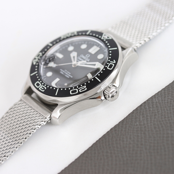 Omega Seamaster 300 James Bond Men's Automatic Mechanical Watch Original Ice Blue Display - Image 4