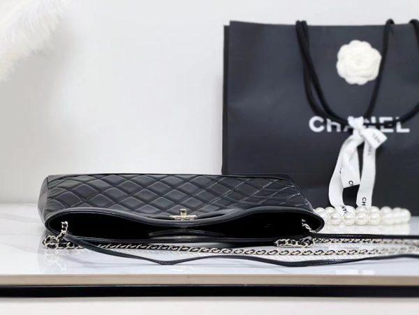 Chanel 31 Handbag Women's Shoulder Bag Oil Waxed Leather - Image 6