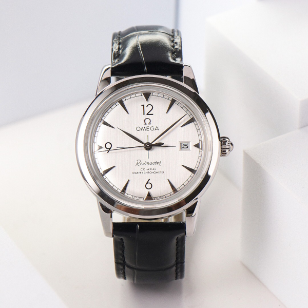 OMEGA RAILMASTER Ultra-thin Men's Automatic Premium Edition - Image 2