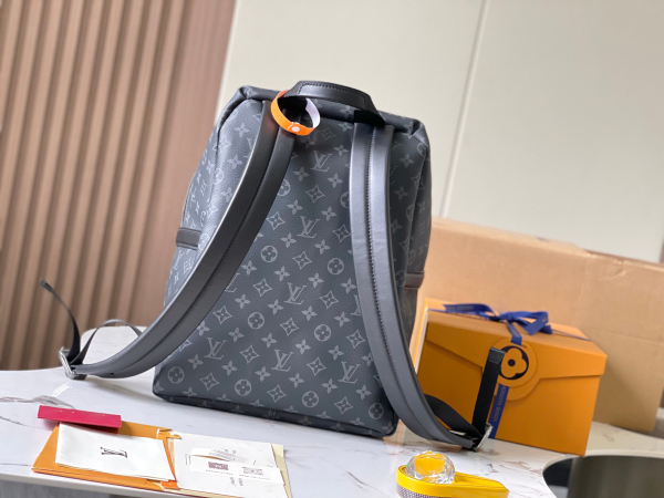 LV DISCOVERY shoulder bag men's backpack oversized capacity - Image 4