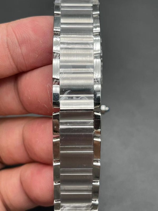 Cartier Tank Women's Watch Replica High Quality - Image 7