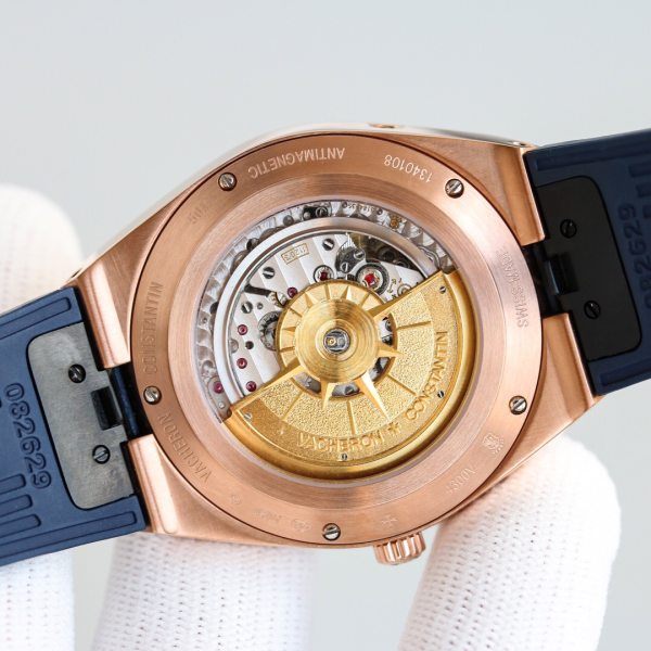 Vacheron Constantin Overseas Men's Perpetual Calendar with Luminescence - Image 5