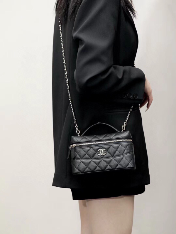Chanel New 25C Women's Lunchbox Bag Chain Bag Small - Image 3