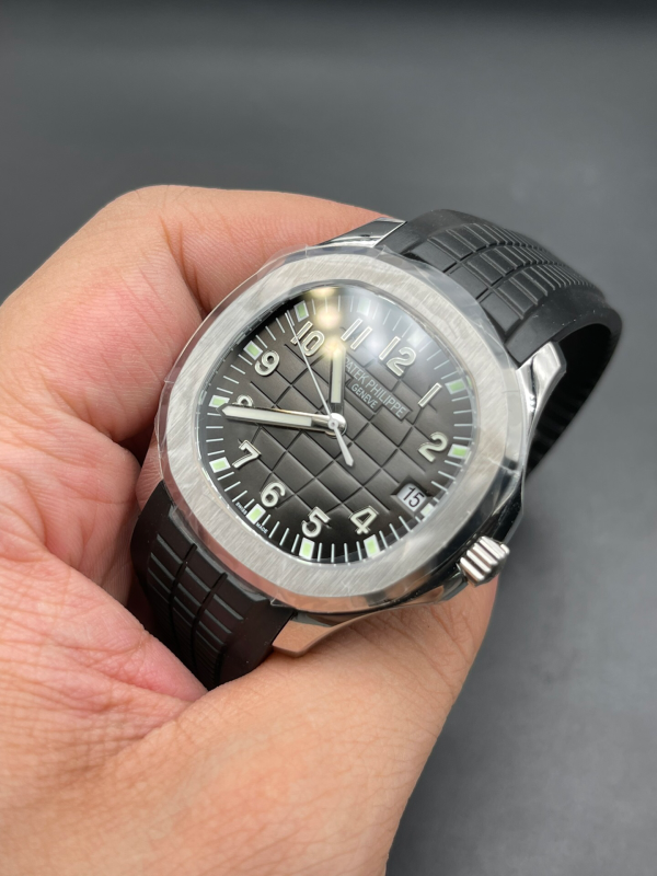 Patek Philippe Grenadier 5167 Men's Watch Calendar - Image 4