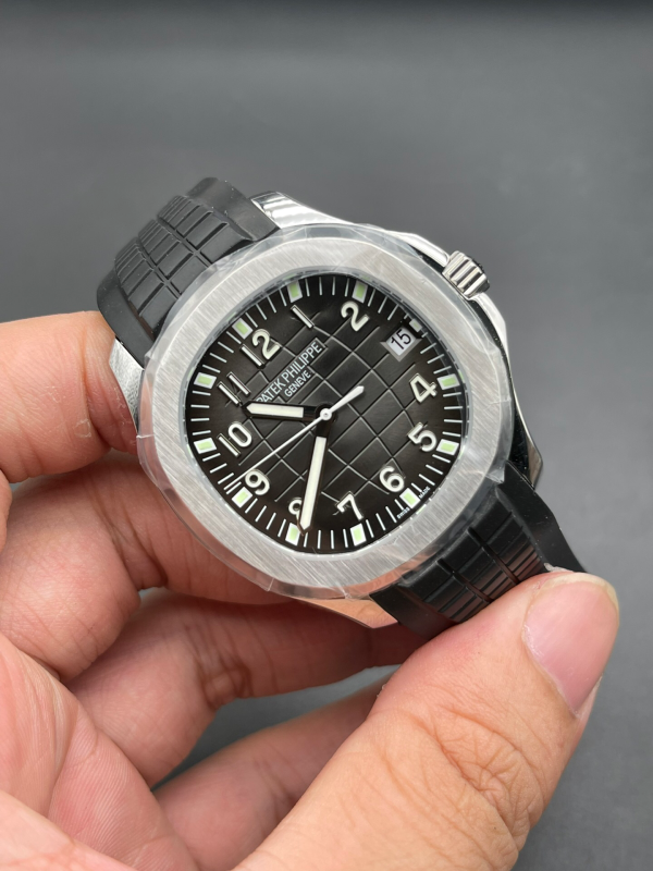 Patek Philippe Grenadier 5167 Men's Watch Calendar - Image 3