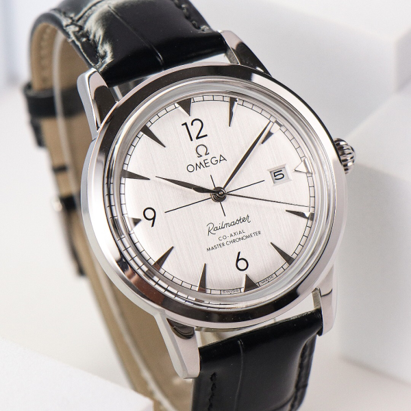 OMEGA RAILMASTER Ultra-thin Men's Automatic Premium Edition - Image 3