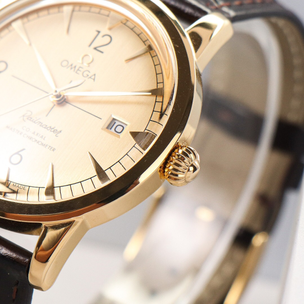 Omega Railmaster New Extra-Thin Men's Automatic Mechanical Watch Rose Gold - Image 8