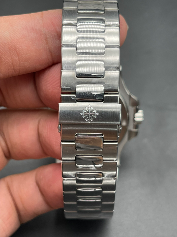 Patek Philippe Nautilus 5711 Men's Watch Ultra Thin - Image 8