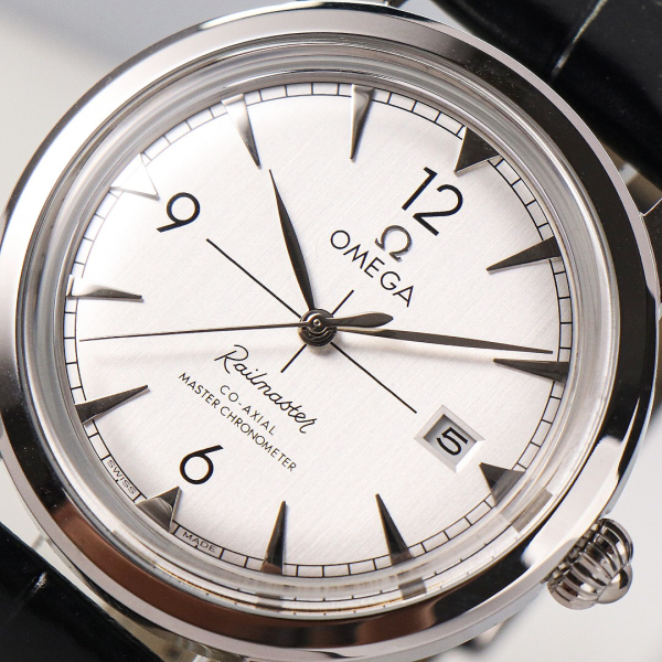 OMEGA RAILMASTER Ultra-thin Men's Automatic Premium Edition - Image 4