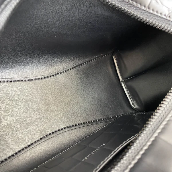 Balenciag Neo Classic Motorcycle Bag Size: 1992 Size: 16.5*22*9*14.5cm - Image 3