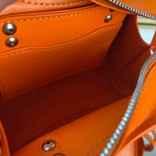 Balenciag Size: 18cm - Image 3