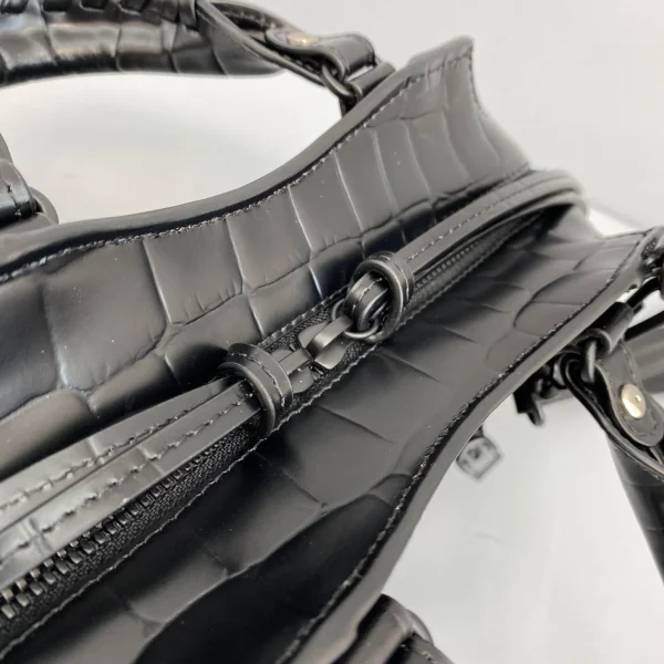 Balenciag Neo Classic Motorcycle Bag Size: 1992 Size: 16.5*22*9*14.5cm - Image 4