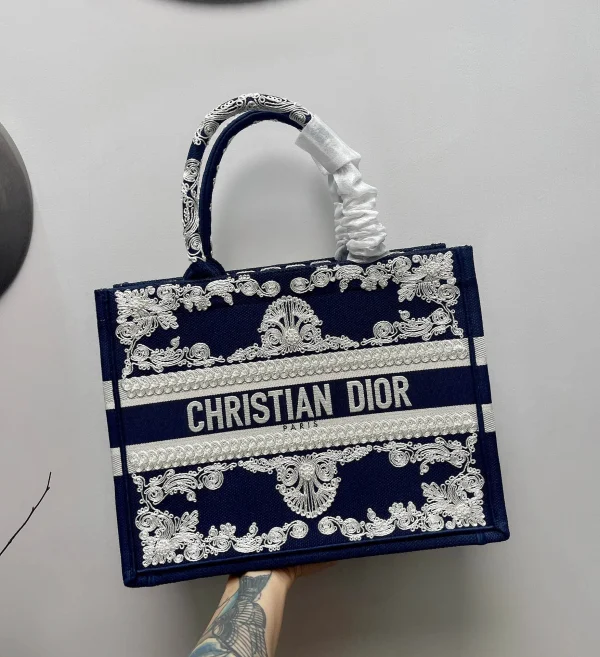 Book Tote Collection Size: 41.5cm 36cm 22cm - Image 2