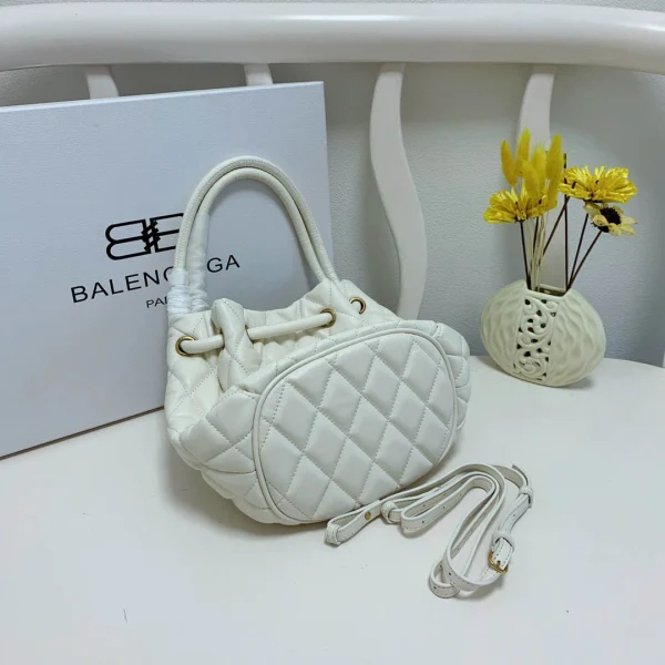 Balenciaga bucket bag Model: A98 - Image 4